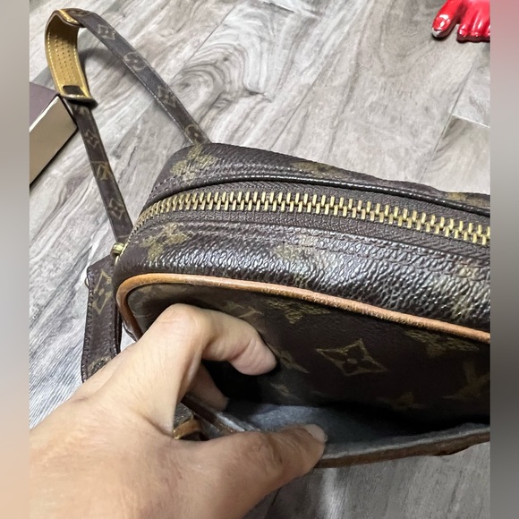 Authentic LV Danube Vintage Sling Bag - Picture 3 of 17